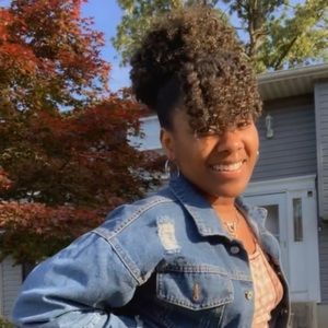 Meet your Posher, Renee